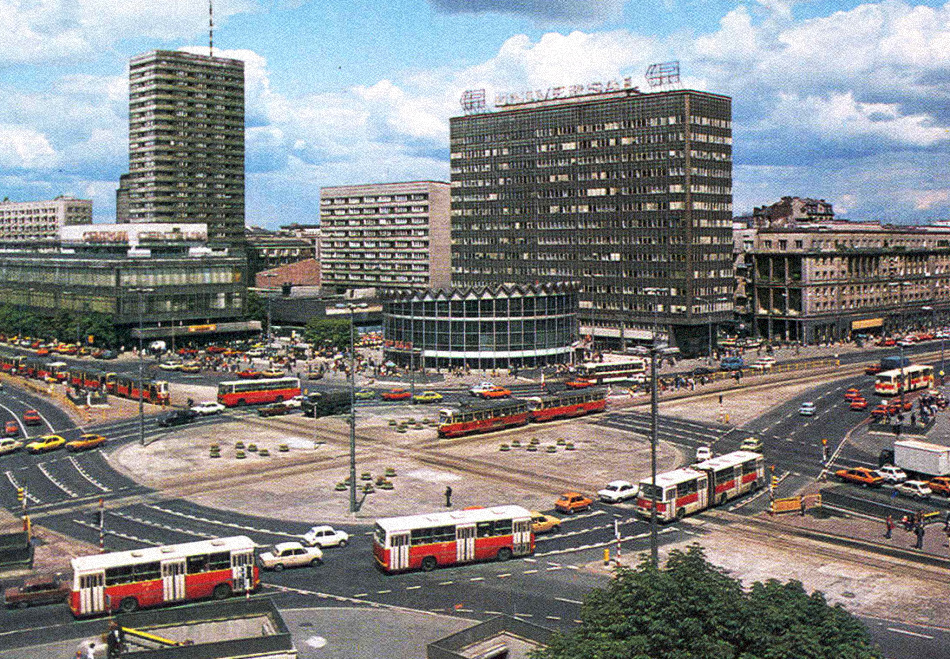 Ik280, Ik260
Miejsce ogórków zajęły Ikary.
Słowa kluczowe: IK260 Ik280 MarszałkowskaAlejeJerozolimskie 1983