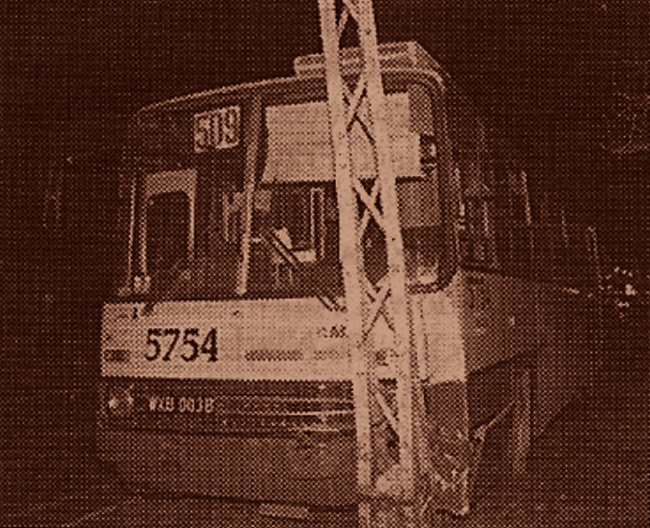 5754
Inflancki Ikar na słupie tramwajowym.
Słowa kluczowe: IK280 5754 509 Targowa11-goListopada 1999