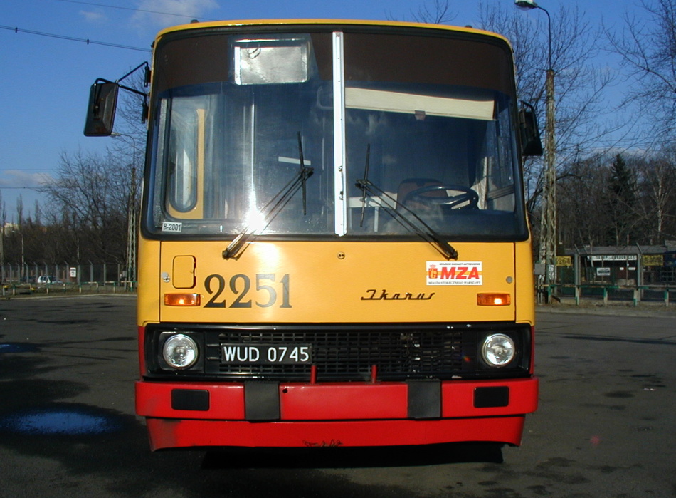 2251
Malina.
Słowa kluczowe: IK280 2251 ZajezdniaRedutowa 2001