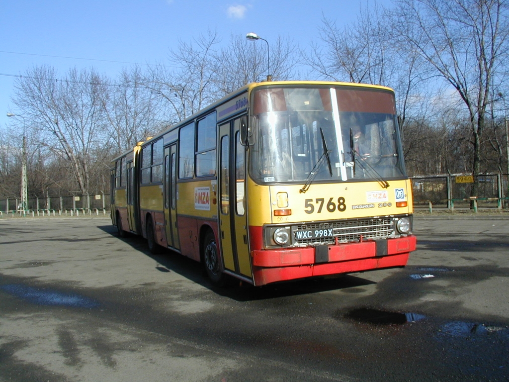 5768
Oryginalnie na Redutowej.
Słowa kluczowe: IK280 5768 ZajezdniaRedutowa 2001