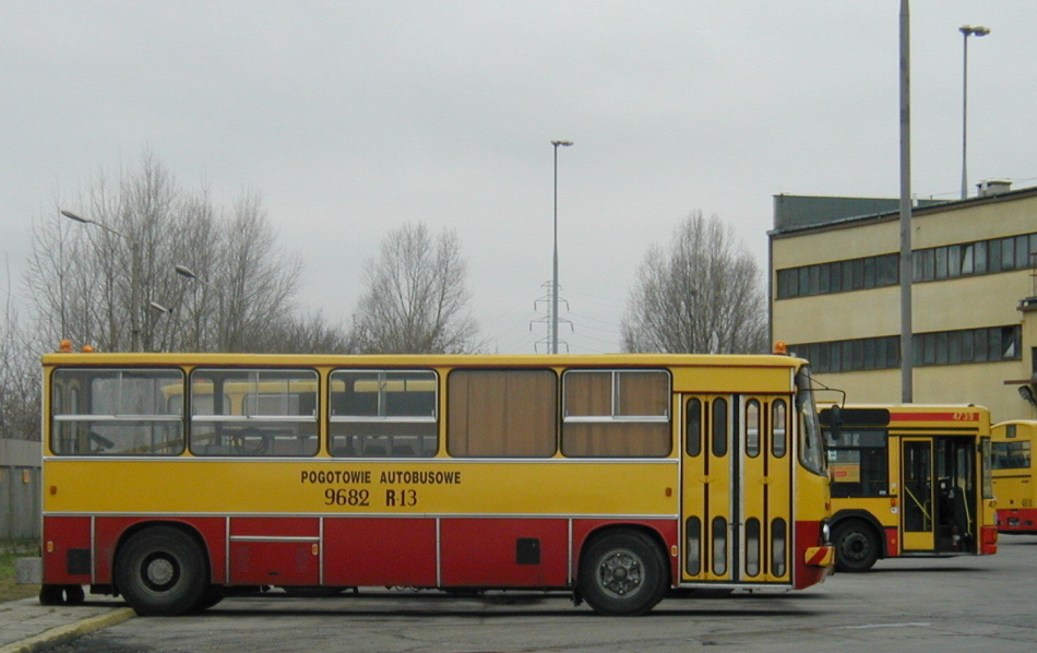 9682
W takiej formie chyba go nie pamiętacie.
Słowa kluczowe: IK280/A 9682 ZajezdniaStalowa 2001