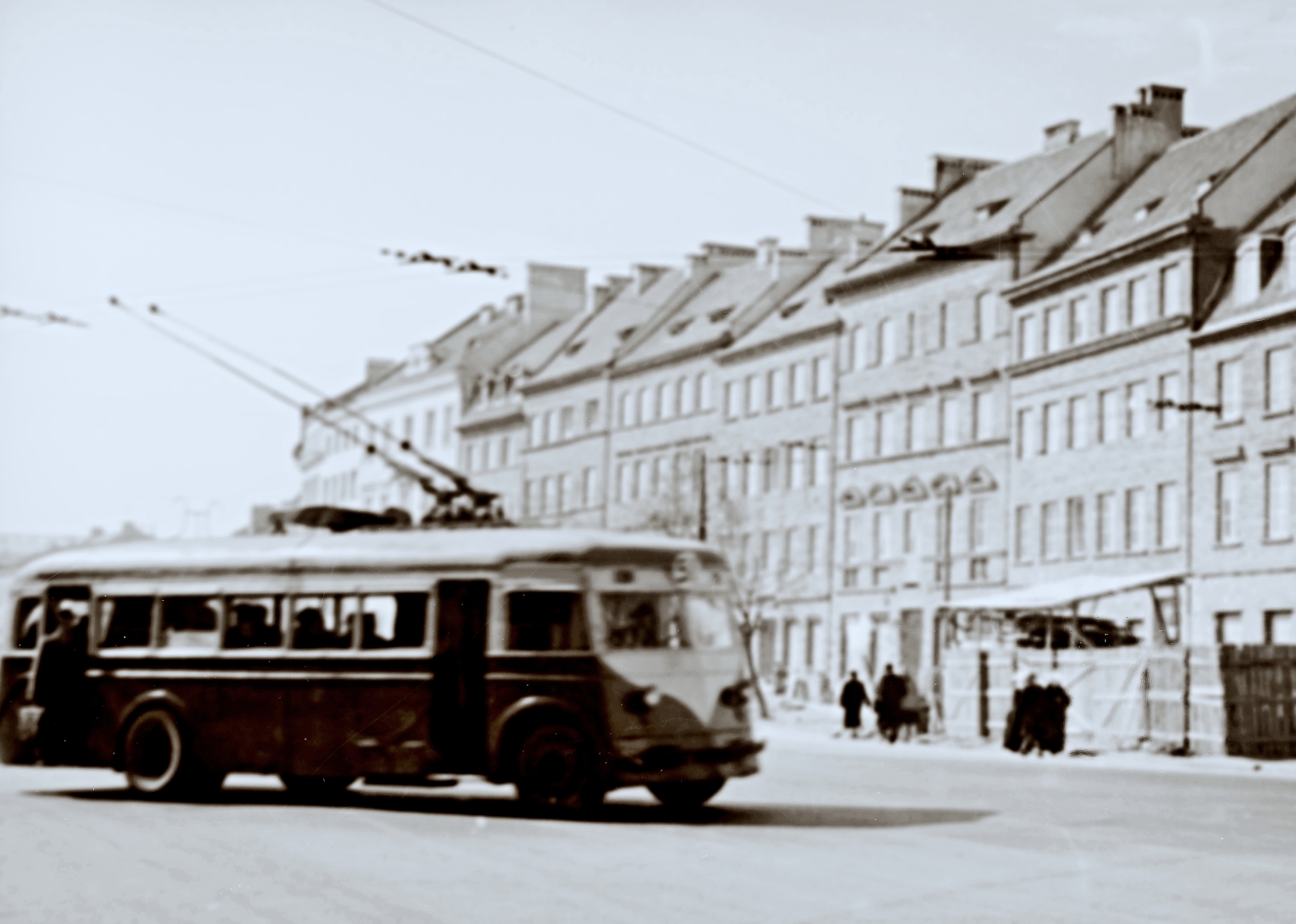 JaTB-2
Zdjęcie jest własnością NAC.
Wszelkie prawa zastrzeżone.
Słowa kluczowe: JaTB-2 53 KrakowskiePrzedmieście 1948