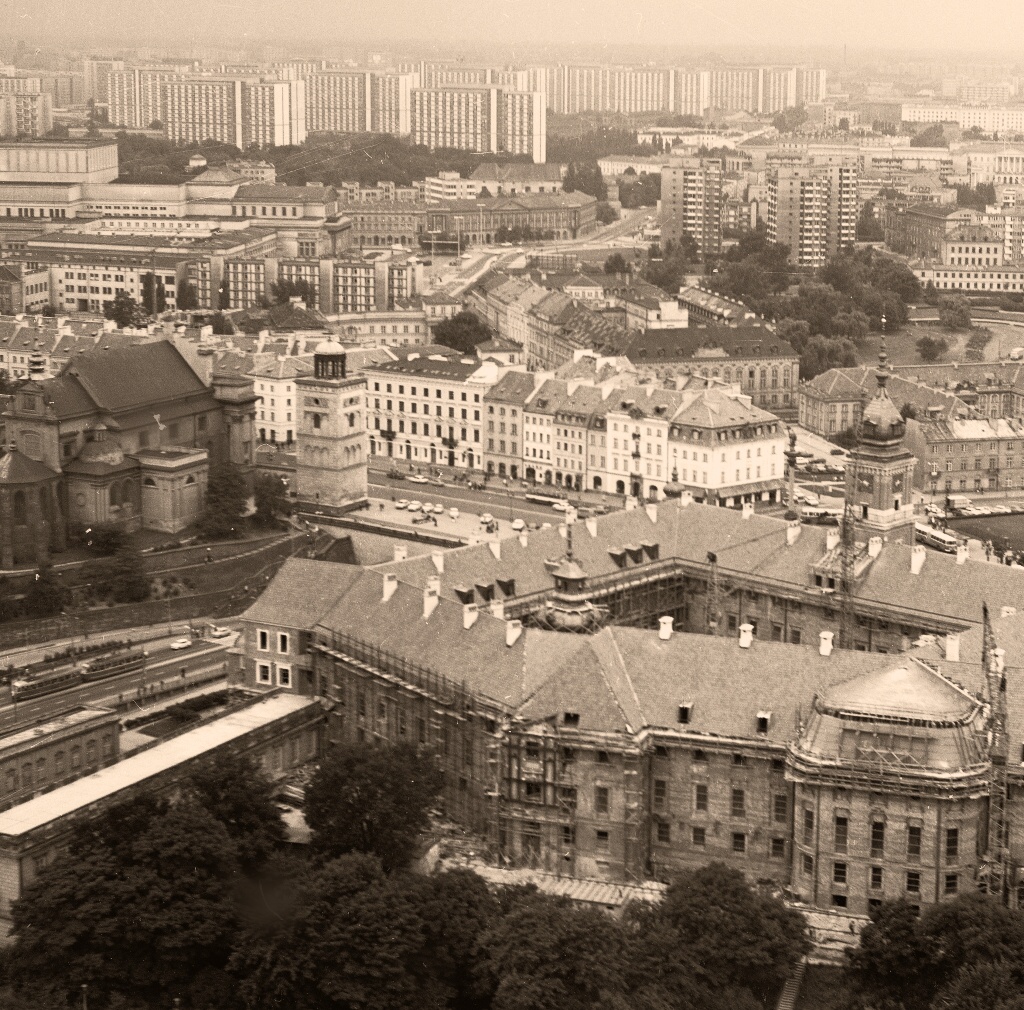 Jelcz 021
Ogórki na Placu Zamkowym.

Foto: Lech Zielaskowski.
Zdjęcie jest własnością NAC.
Wszelkie prawa zastrzeżone.

Słowa kluczowe: 021 144 PlacZamkowy 1974