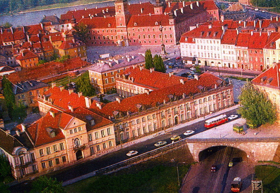 Jelcz PAT-02
Na zdjęciu załapał się ogórek z plecakiem u wlotu do tunelu na Trasie W-Z.
Słowa kluczowe: PAT02 Świerczewskiego 1978