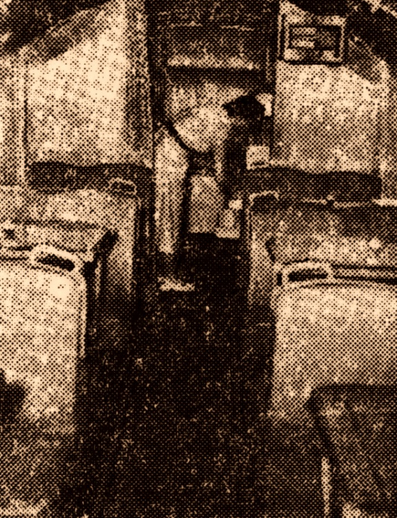 ChaussonAPH48
Na potrzeby Zjazdu Młodzieży wykonano także camper na bazie kogucika. 
Zdjęcie z archiwum Wiwo.
Słowa kluczowe: APH48 CWS 1955
