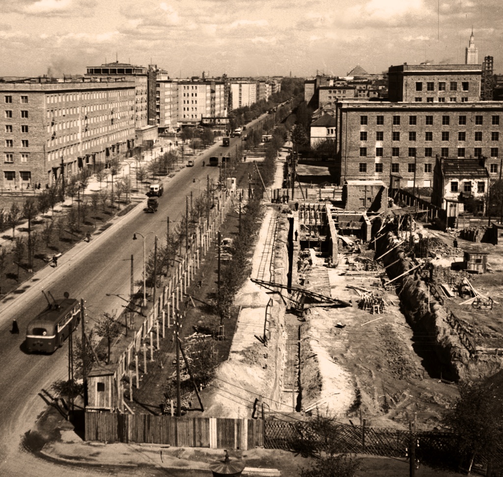 70
70: produkcja 1953, kasacja 1964.

Foto: Zbyszko Siemaszko.
Zdjęcie jest własnością NAC.
Wszelkie prawa zastrzeżone.

Słowa kluczowe: LowaW602 70 54 AlejaNiepodległościRacławicka 1955