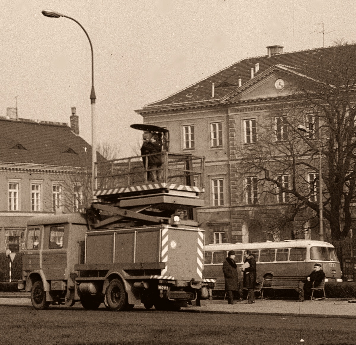 Wóz Trakcyjny MZK, 1777
Foto: Grażyna Rutowska.
Zdjęcie jest własnością NAC.
Wszelkie prawa zastrzeżone.

Słowa kluczowe: Mercedes WózTrakcyjnyMZK MEX272 1777 101 PlacTrzechKrzyży 1974