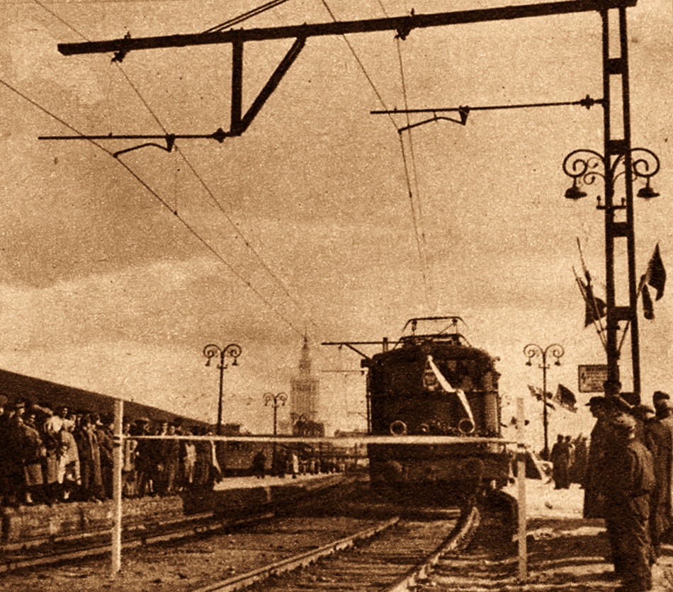 Warszawa-Łódź
Inauguracja linii w 1954 roku. Dworzec Główny.
Słowa kluczowe: Warszawa-Łódź WarszawaGłówna 1954