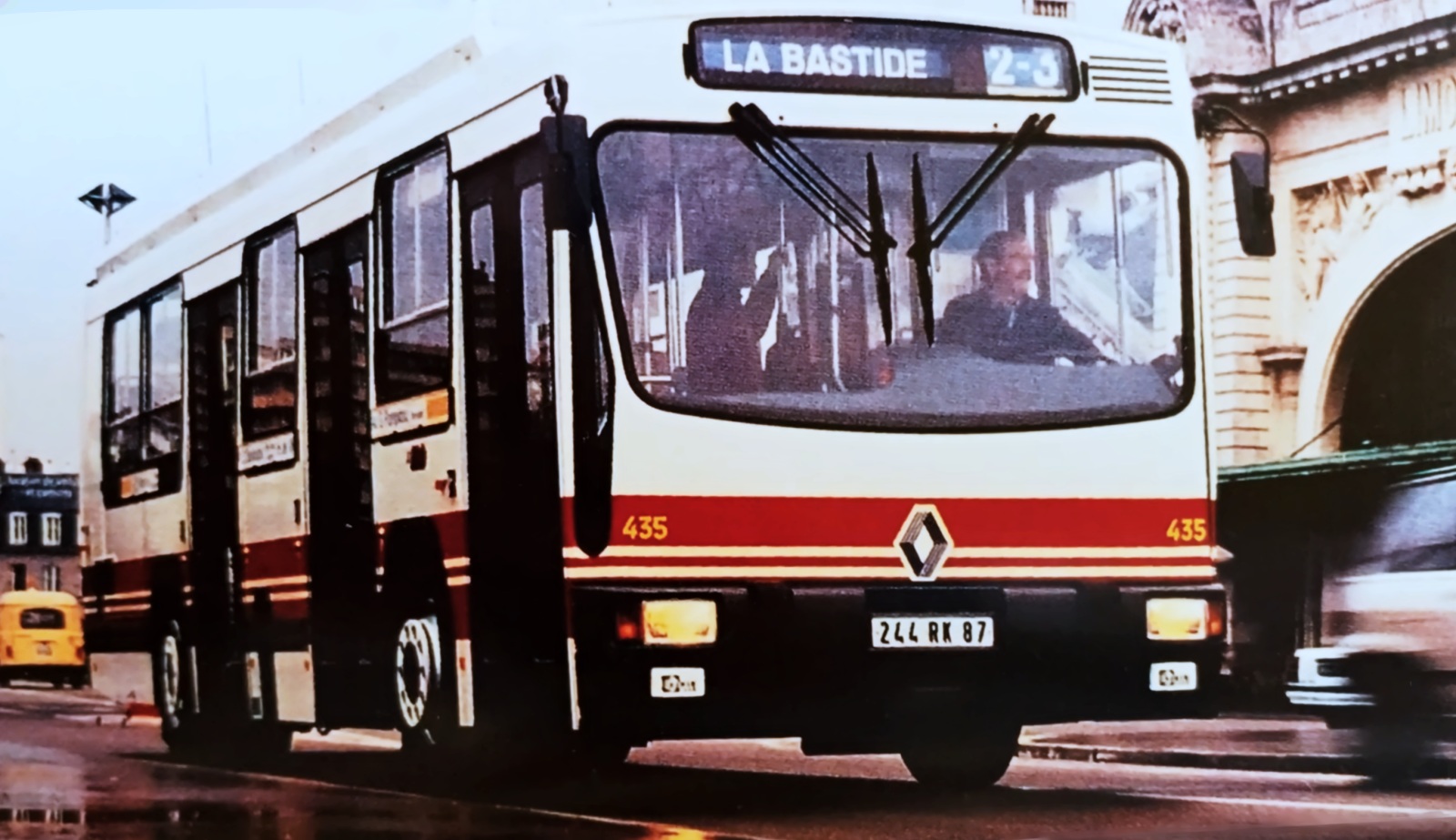 RenaultER100.2 
Ewolucja Berlieta PR100.

Foto: Berliet/Renault.
Słowa kluczowe: RenaultER100.2 435 2-3 Francja 1985