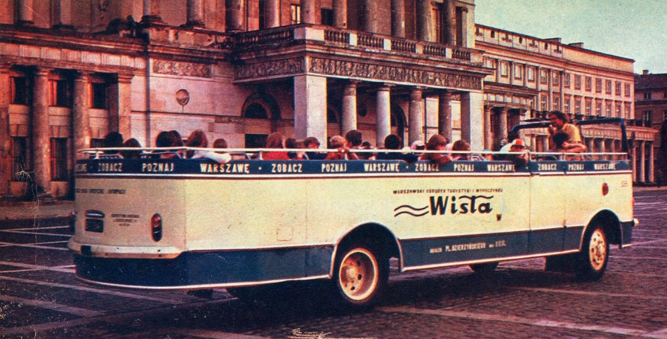 SAN H100 Cabrio
Autobus wykonano na CWSie dla przedsiębiorstwa turystycznego Wisła. 
Staruje z klientami spod Teatru Wielkiego na zwiedzanie Trasy Łazienkowskiej.
Słowa kluczowe: SANH100C PlacTeatralny 1974