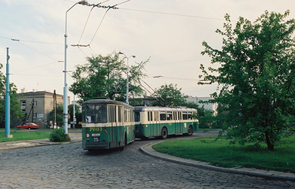 T013+P003

Foto: Maciej Turkowski.
Wszelkie prawa zastrzeżone.
Słowa kluczowe: Saurer4TIILM T013 MoserAP04-80 P003 51 Wilanowska 1994