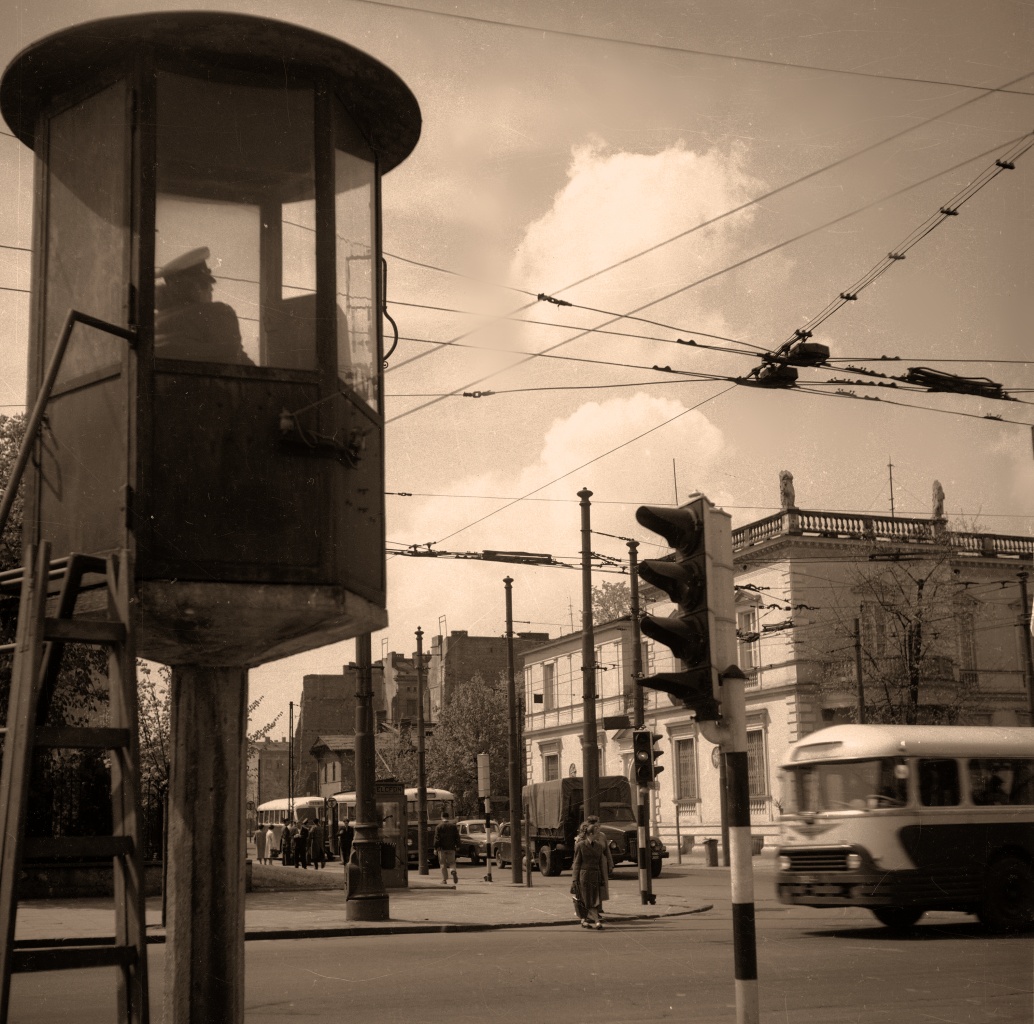 106
106: produkcja 1957, R8(Łazienkowska), R9, kasacja 1971.

Foto: Zbyszko Siemaszko.
Zdjęcie jest własnością NAC.
Wszelkie prawa zastrzeżone.

Słowa kluczowe: Skoda8Tr 106 51 PięknaAlejeUjazdowskie 1958