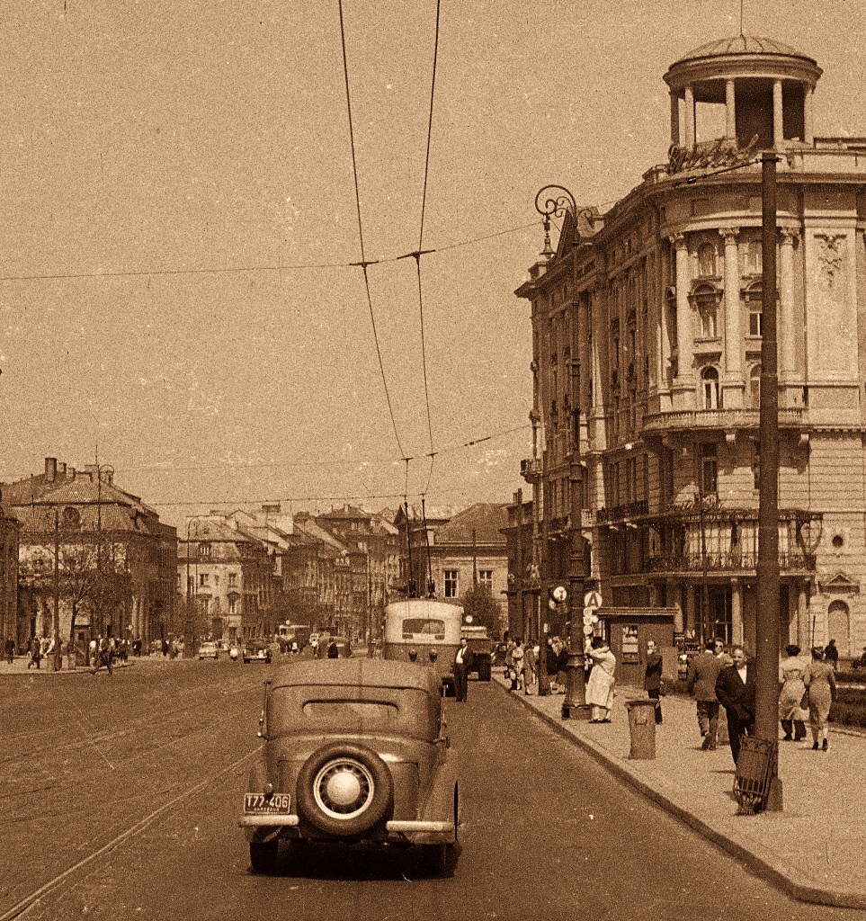 91
91: produkcja 1955, R8(Łazienkowska), R9, kasacja 1969.

Foto: Zbyszko Siemaszko.
Zdjęcie jest własnością NAC.
Wszelkie prawa zastrzeżone.

Słowa kluczowe: Skoda8Tr 91 56 KrakowskiePrzedmieście 1955