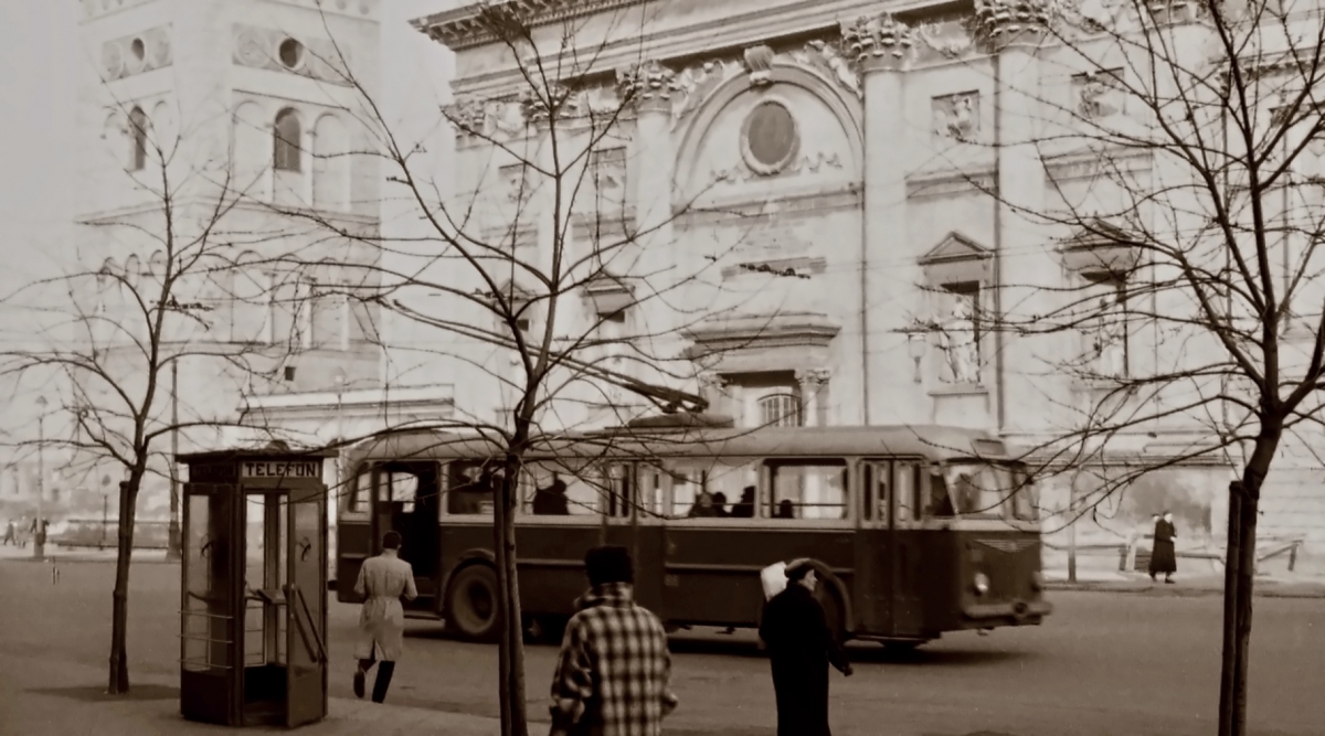 101
Foto: Jerzy Szeliga.
Zdjęcie jest własnością NAC.
Wszelkie prawa zastrzeżone.

Słowa kluczowe: Skoda8Tr 101 56 KrakowskiePrzedmieście 1956