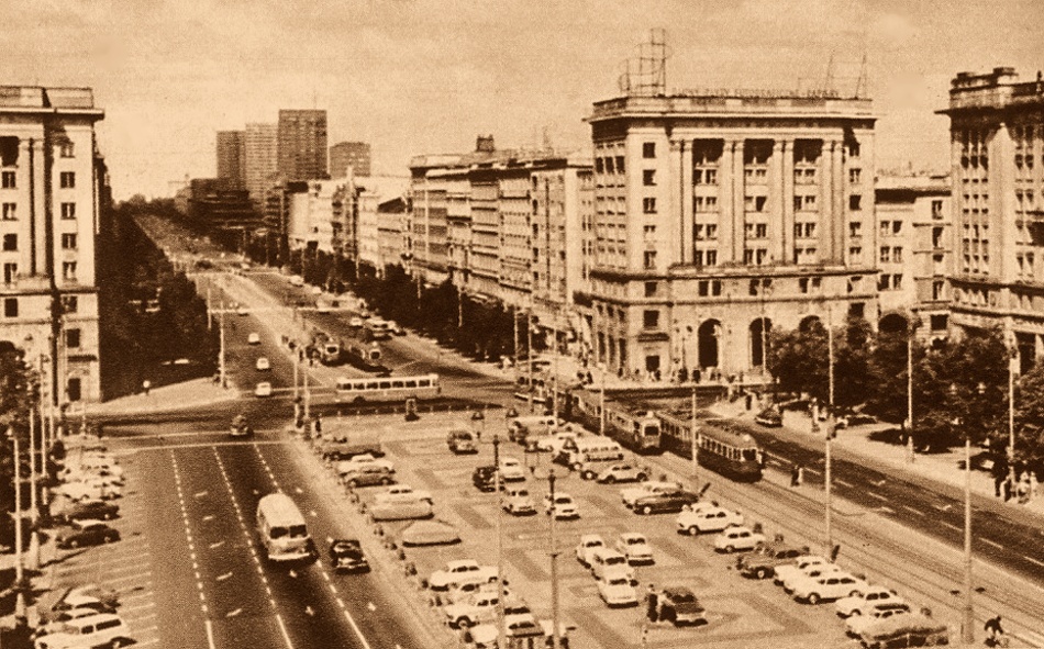 Skoda 9TR
Skoda przecina Marszałkowską i pomyka w kierunku Wydziału Architektury na Koszykowej.
Słowa kluczowe: Skoda9TR MarszałkowskaKoszykowa 1967