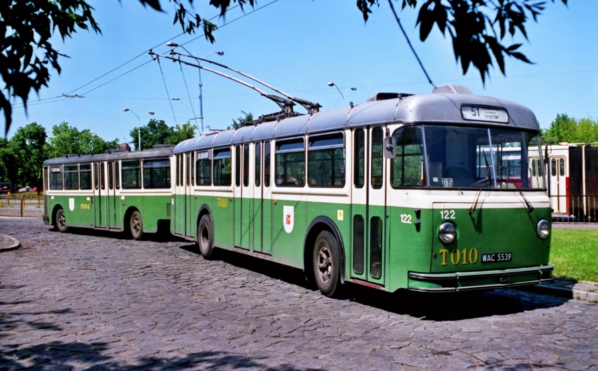 T010+P004
Foto: Maciej Turkowski.
Z archiwum MZA.
Słowa kluczowe: Saurer4TIILM T010 MoserAP04-80 P004 51 Wilanowska 1994