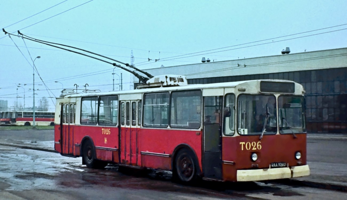 T026
Przód już "naprawiony" po dzwonie. 

Źródło: MZA.
Słowa kluczowe: ZiU9UP T026 51 ZajezdniaPiaseczno 1986