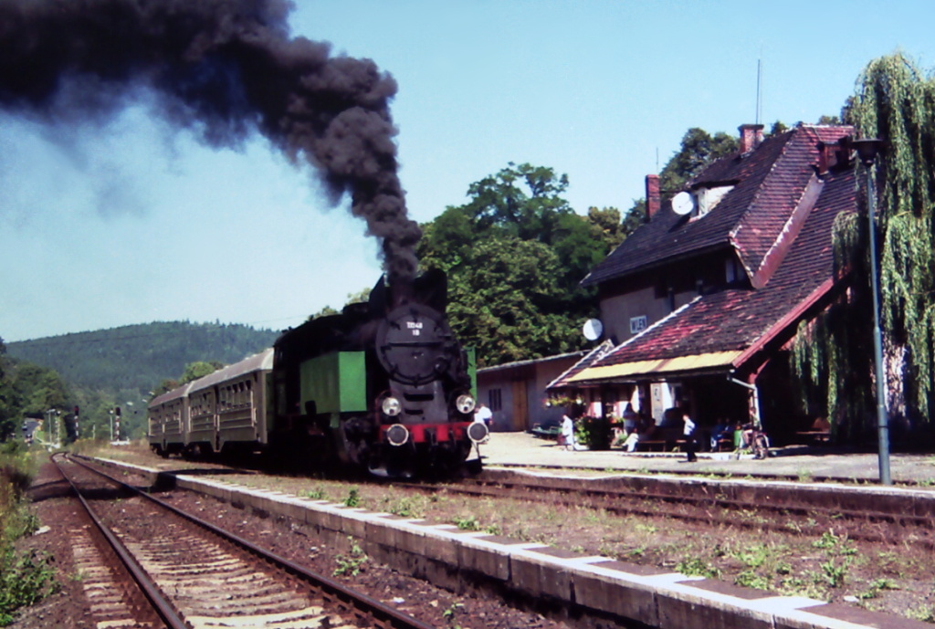 TKt48-18
Na kameralnej stacji, jak z makiety PiKO.

Foto: Jerzy Szeliga.
Zdjęcie jest własnością NAC.
Wszelkie prawa zastrzeżone.




Słowa kluczowe: TKt48-18 Wleń Lata90