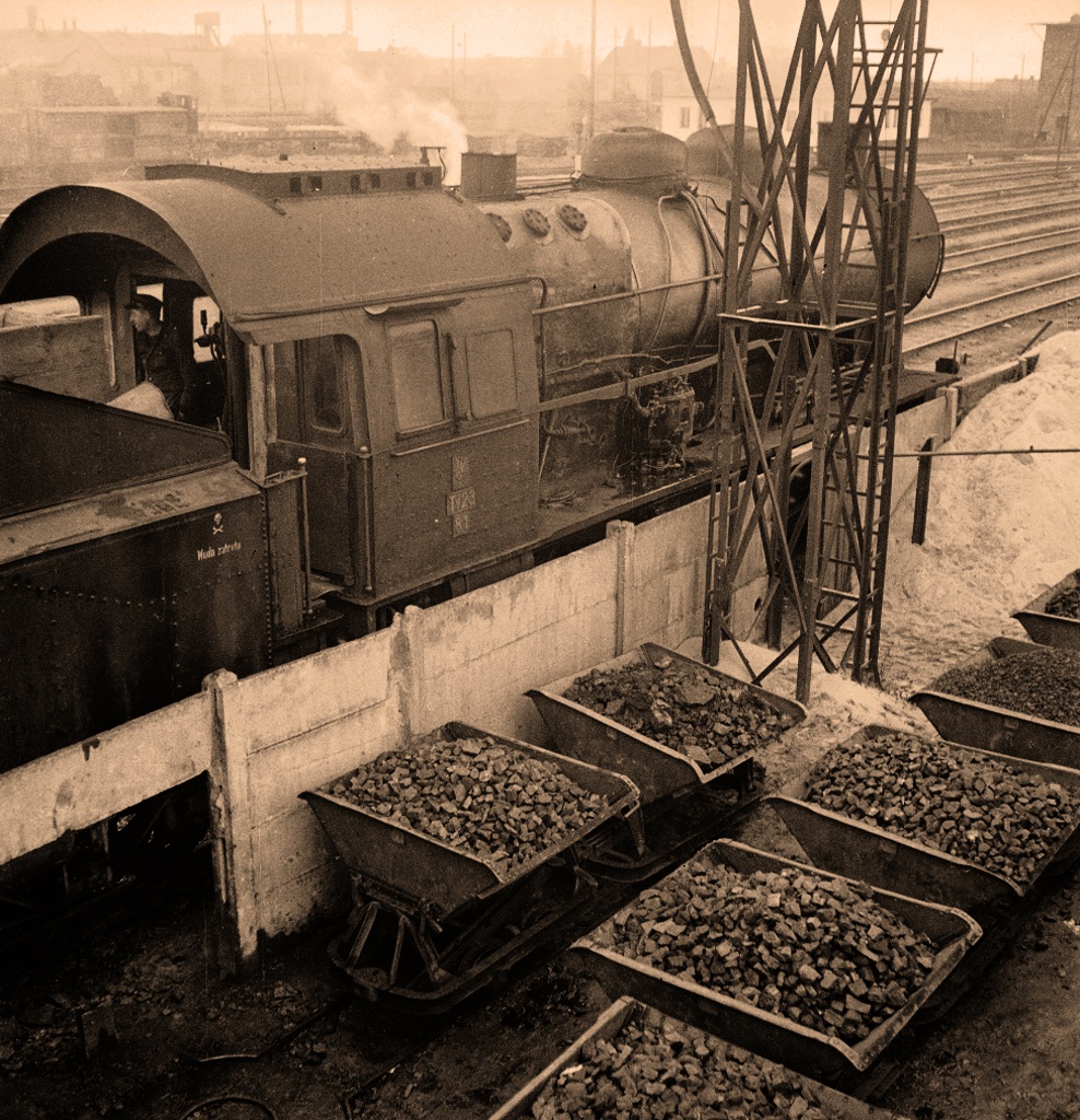 Ty23-81
Foto: Zbyszko Siemaszko.
Zdjęcie jest własnością NAC.
Wszelkie prawa zastrzeżone.

Słowa kluczowe: Ty23-81 ParowozowniaWarszawaPraga 1958