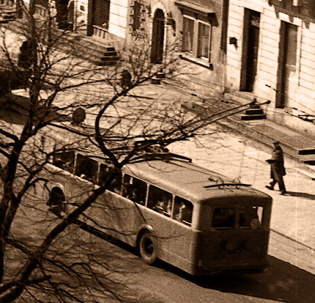 47
47: produkcja 1949, R8(Łazienkowska), kasacja 1956.

Foto: Zbyszko Siemaszko.
Zdjęcie jest własnością NAC.
Wszelkie prawa zastrzeżone.

Słowa kluczowe: VetraVBRh 47 51 KrakowskiePrzedmieście 1954