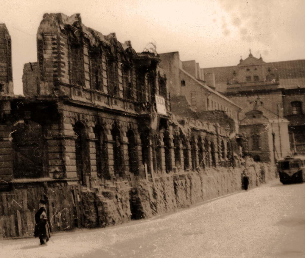 VetraVBRh
Którędy to 51 podąża?

Foto: Stefan Rassalski.
Zdjęcie jest własnością NAC.
Wszelkie prawa zastrzeżone.

Słowa kluczowe: VetraVBRh 51 KrakowskiePrzedmieście 1948