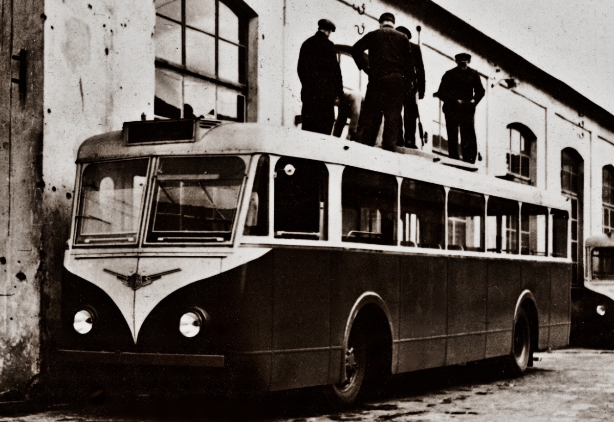 VetraVBRh
Montaż pałąków.

Zdjęcie jest własnością NAC.
Wszelkie prawa zastrzeżone.

Słowa kluczowe: VetraVRBh ZajezdniaŁazienkowska 1947