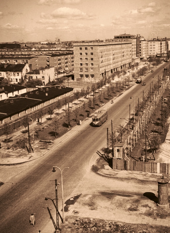 VetraVBRh
Vetra w Alejach Niepodległości pomiędzy Racławicką i Wiktorską.
Słowa kluczowe: VetraVBRh AlejaNiepodległości 1954