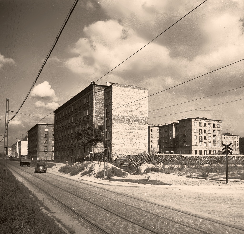 WKD Szczęśliwicka
Układ torów i trakcja WKD na ulicy Szczęśliwickiej.

Foto: Zbyszko Siemaszko.
Zdjęcie jest własnością NAC.
Wszelkie prawa zastrzeżone.

Słowa kluczowe: WKDTrakcja Warszawa-Grodzisk Szczęśliwicka 1956