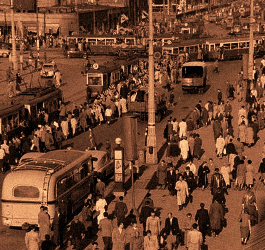 WagonN+ND 
Prawie tylko eNki. Prawie, gdyż widać także Wagon K na skręcie w Marszałkowską.
Słowa kluczowe: Wagon N+ND 9 MarszałkowskaAlejeJerozolimskie 1956