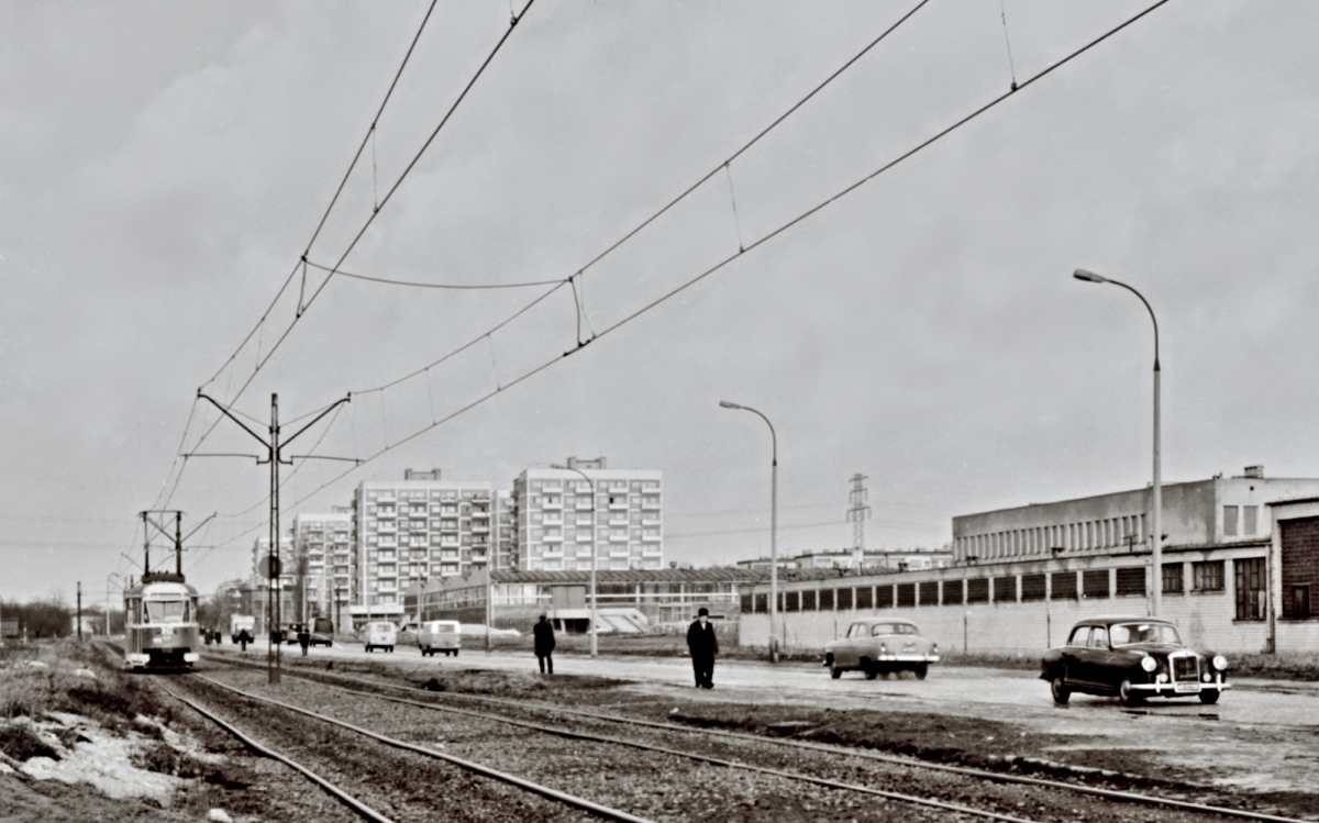 166
Foto: Jerzy Piasecki.
Zdjęcie jest własnością NAC.
Wszelkie prawa zastrzeżone.

Słowa kluczowe: Wagon13N 166 31 Wołoska 1966