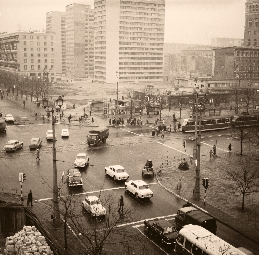 19+20
Foto: Lech Zielaskowski.
Zdjęcie jest własnością NAC.
Wszelkie prawa zastrzeżone.

Słowa kluczowe: Wagon13N 19+20 MarszałkowskaŚwiętokrzyska 1966