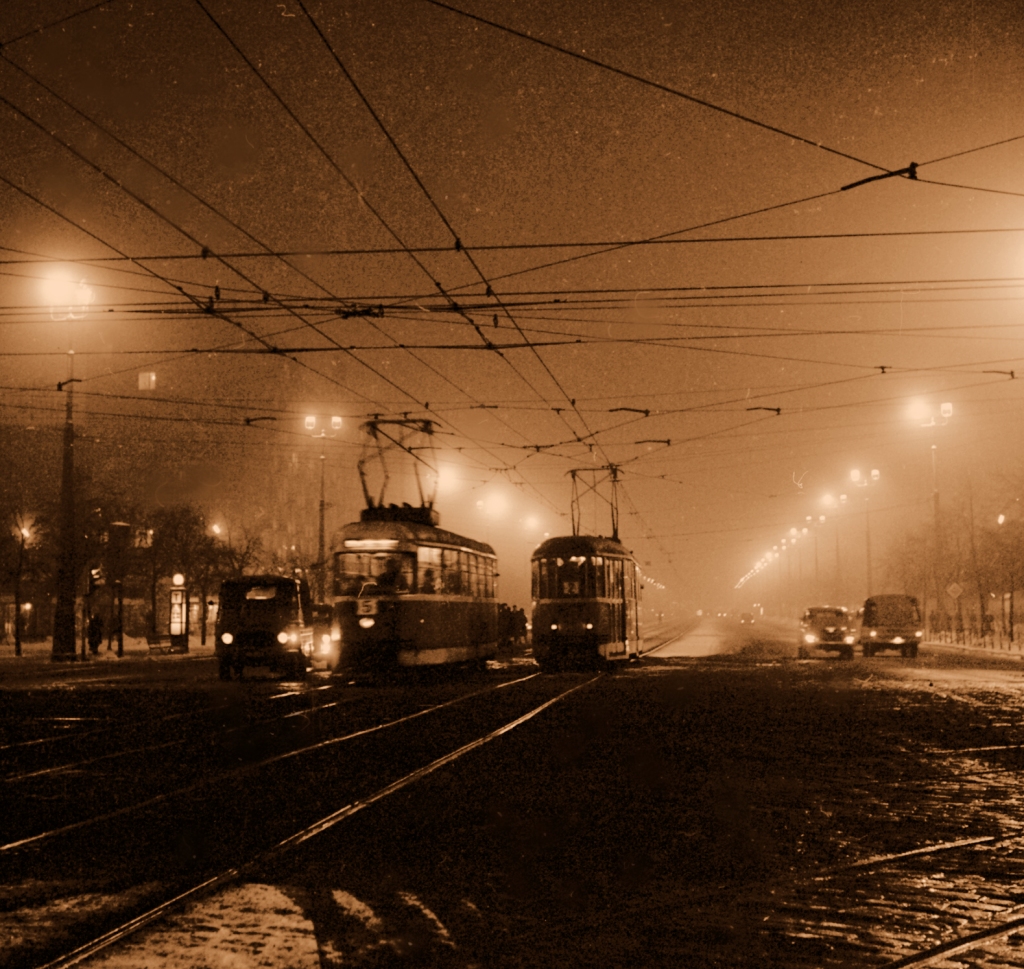 Wagon13N
Parówki mijają się późnym wieczorem na Marszałkowskiej.

Foto: Jerzy Piasecki.
Zdjęcie jest własnością NAC.
Wszelkie prawa zastrzeżone.

Keywords: Wagon13N 2 5 MarszałkowskaAlejeJerozolimskie 1965