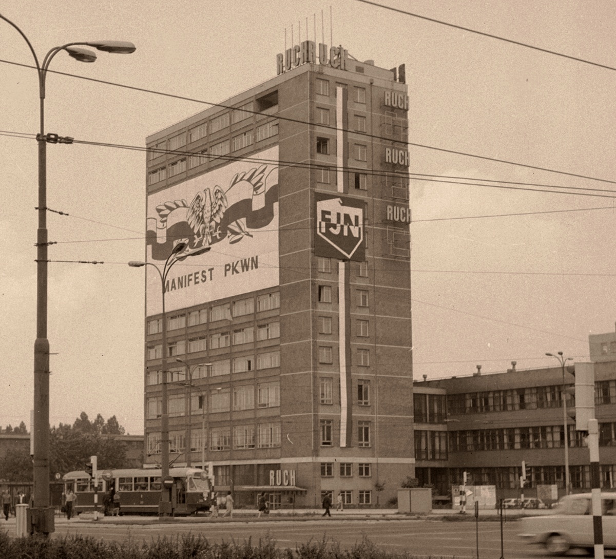 306
Foto: Grażyna Rutowska.
Zdjęcie jest własnością NAC.
Wszelkie prawa zastrzeżone.

Słowa kluczowe: Wagon13N 306 22 RondoDaszyńskiego 1971