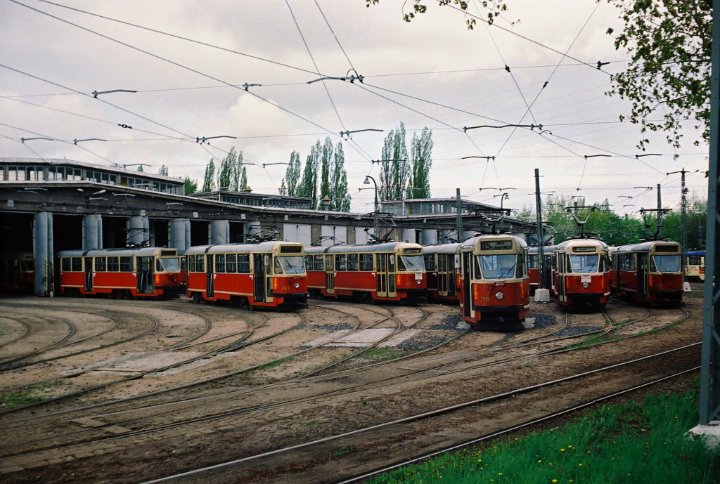 318
Foto: Maciej Turkowski.
Wszelkie prawa zastrzeżone.
Słowa kluczowe: Wagon13N ZajezdniaWoronicza 1994