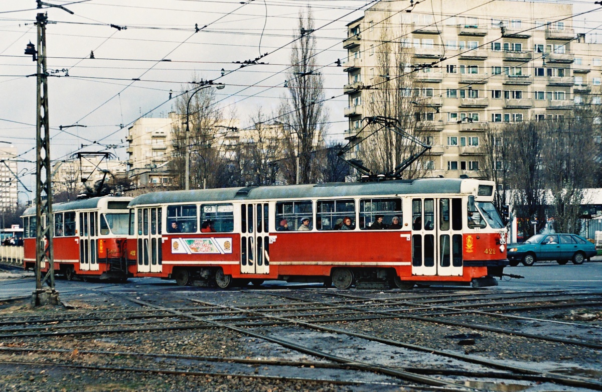 422+547
Foto: Maciej Turkowski.
Wszelkie prawa zastrzeżone.
Słowa kluczowe: Wagon13N 422+547 33 WołoskaWoronicza 1994