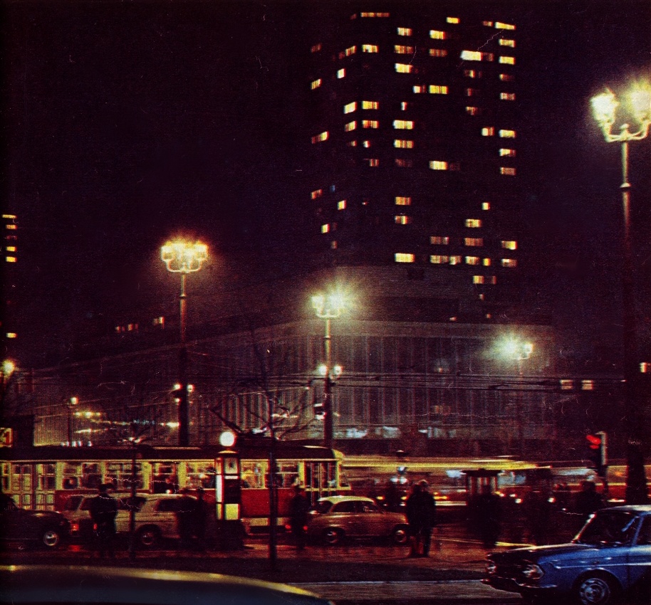 Wagon13N
Wieczorem pośrodku miasta...
Słowa kluczowe: Wagon13N MarszałkowskaAlejeJrozolimskie 1967