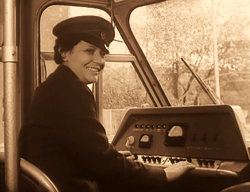 Wagon13N
Anna Ciepielewska za sterami parówki w serialu "Do przerwy 0:1".
Słowa kluczowe: Wagon13N 1968
