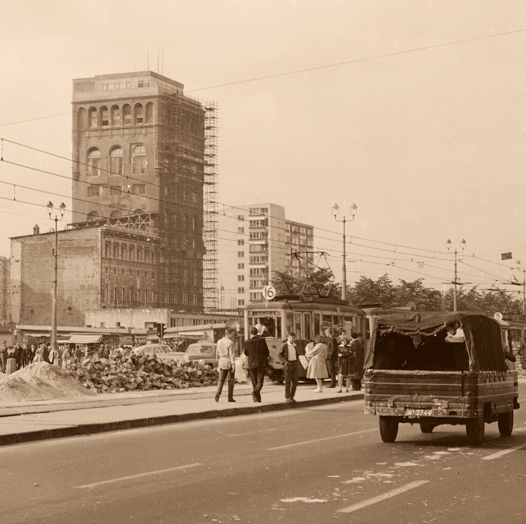 Wagon4N+4ND 
Foto: Lech Zielaskowski.
Zdjęcie jest własnością NAC.
Wszelkie prawa zastrzeżone.

Słowa kluczowe: Wagon4N+4ND 16 Marszałkowska 1964