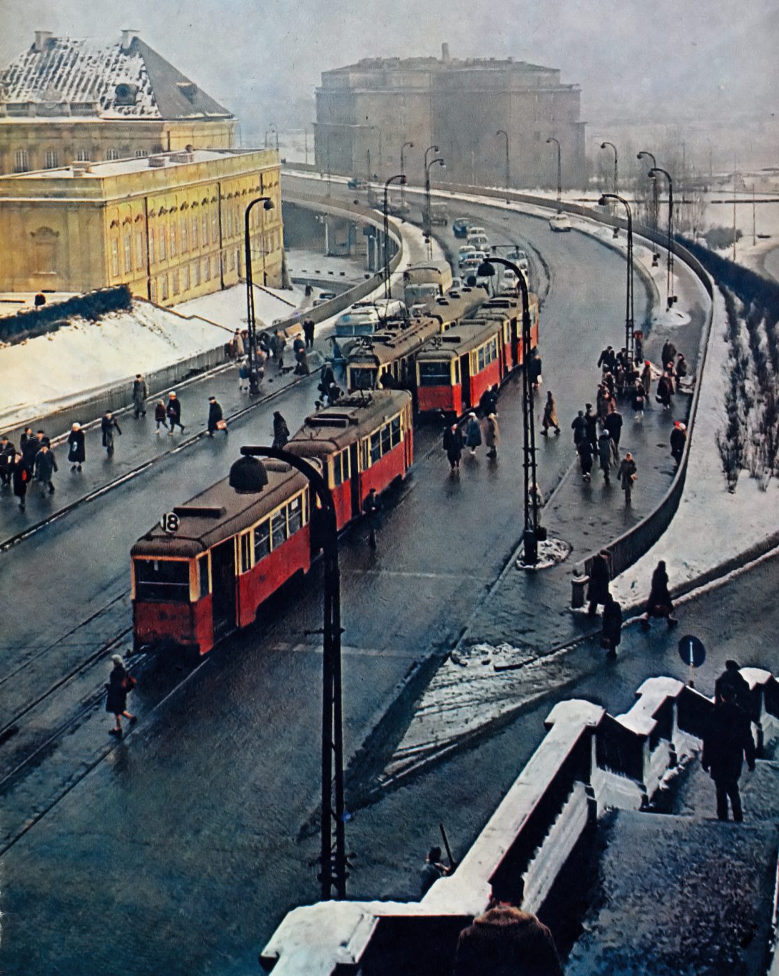 1846
Foto: Zdzisław Wdowiński.
Słowa kluczowe: Wagon4N+4ND 1846 18 TrasaWZ 1962