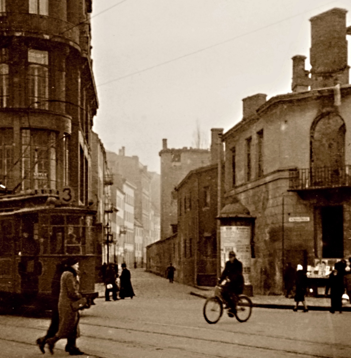 WagonA
Zdjęcie jest własnością NAC.
Wszelkie prawa zastrzeżone.

Słowa kluczowe: WagonA 3 MiodowaKozia 1940