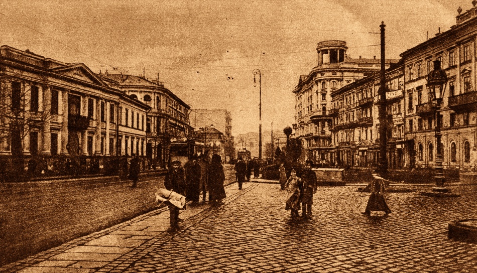 Wagon A
Kogucik na Krakowskim Przedmieściu.
Słowa kluczowe: WagonA KrakowskiePrzedmieście 1910