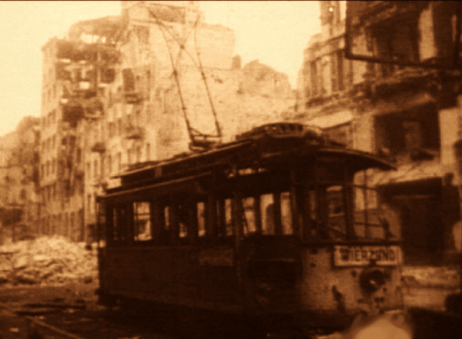 Wagon A
Wojenna masakra. Rozstrzelane miasto.
Słowa kluczowe: WagonA Marszałkowska 1945