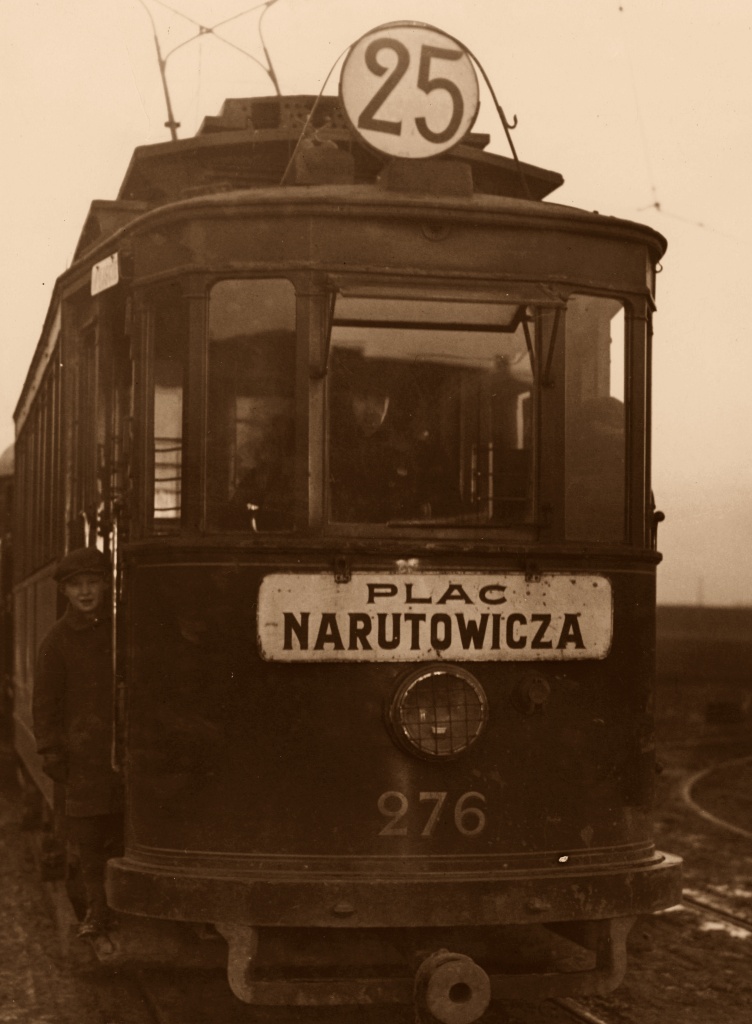 276
276: WagonD, produkcja 1925, spalony w 1944 roku podczas Powstania.

Zdjęcie jest własnością NAC.
Wszelkie prawa zastrzeżone.

Słowa kluczowe: WagonD 276 25 Kawęczyńska 1931