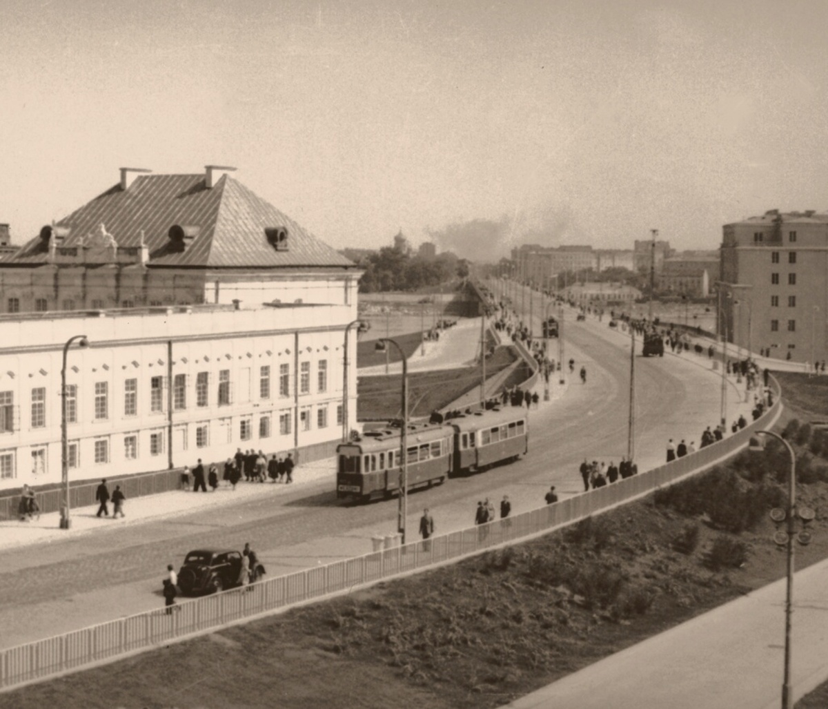 429
429: K, produkcja 1940, od 1967 429-1, 7.12.1972 przebudowany na gospodarczy 2412.

Foto: Stefan Rassalski.
Zdjęcie jest własnością NAC.
Wszelkie prawa zastrzeżone.

Słowa kluczowe: WagonK 429+P15 18 TrasaWZ 1949