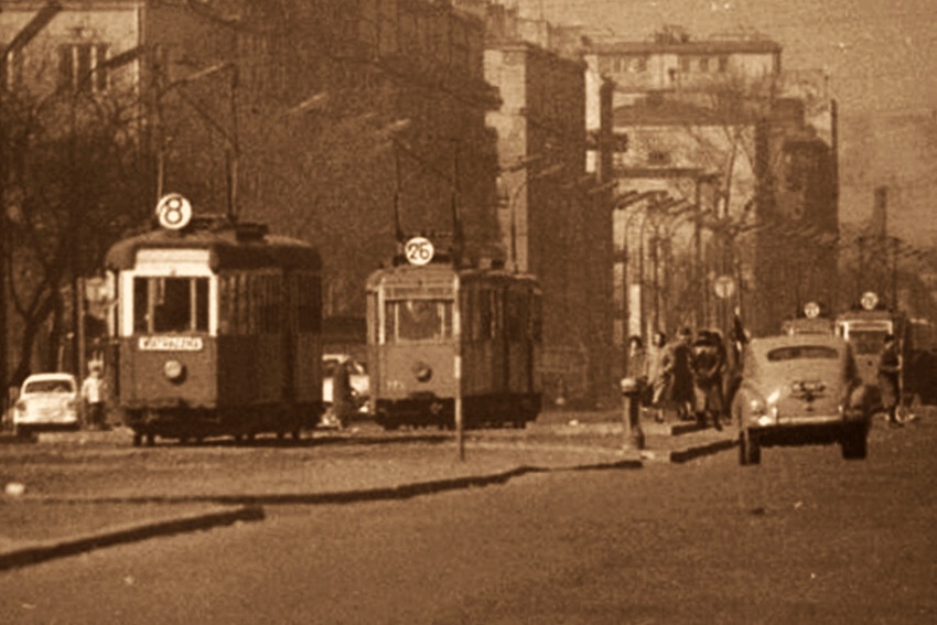 Wagon K
Szorują po Grochowskiej w tumanach kurzu.
Słowa kluczowe: WagonK 8 Grochowska 196x