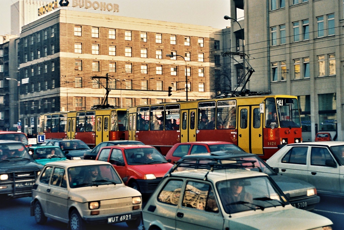 1424
Foto: Maciej Turkowski.
Wszelkie prawa zastrzeżone.
Słowa kluczowe: Wagon105Ng 1424 24 AlejeJerozolimskie 1994