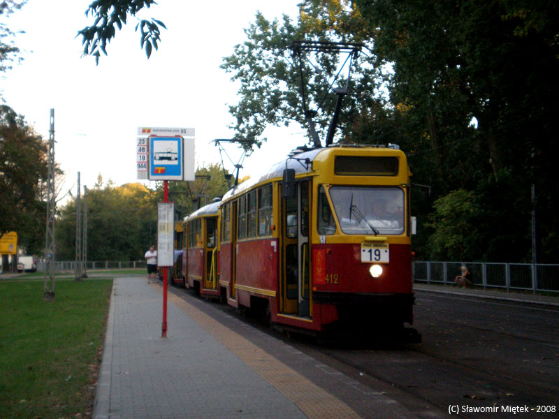 412+269
W nawiązaniu do świetnej serii kolegi stronta o zlikwidowanych tramwajach, jeszcze wspomnienie linii 19 na pętli Ratuszowa-ZOO
Słowa kluczowe: 13N 412+269 19 RatuszowaZoo 2008 R3