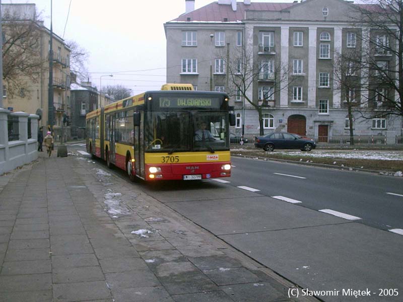 3705
MAN NG313 #3705, prod. 2001, MZA R-7 Woronicza

Jego ostatnie chwile przed przerzuceniem na Stalową. Już wtedy była akcja-relokacja.
Słowa kluczowe: NG313 3705 175 Raszyńska 2005