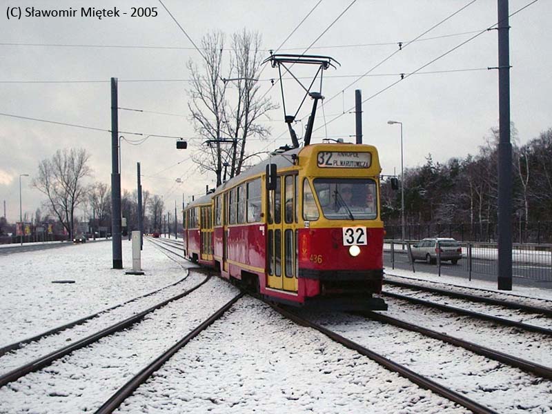 436+553
Oj jak dawno parówki na 32 nie widziałem wtedy... A była to jedyna okazja... Tzn. jeszcze jeździł ten sam skład 18.12.2005 ale więcej już na 32 tego typu taboru nie było. I linii w tym miejscu też...
Słowa kluczowe: 13N 436+553 32 Odrowąża 2005