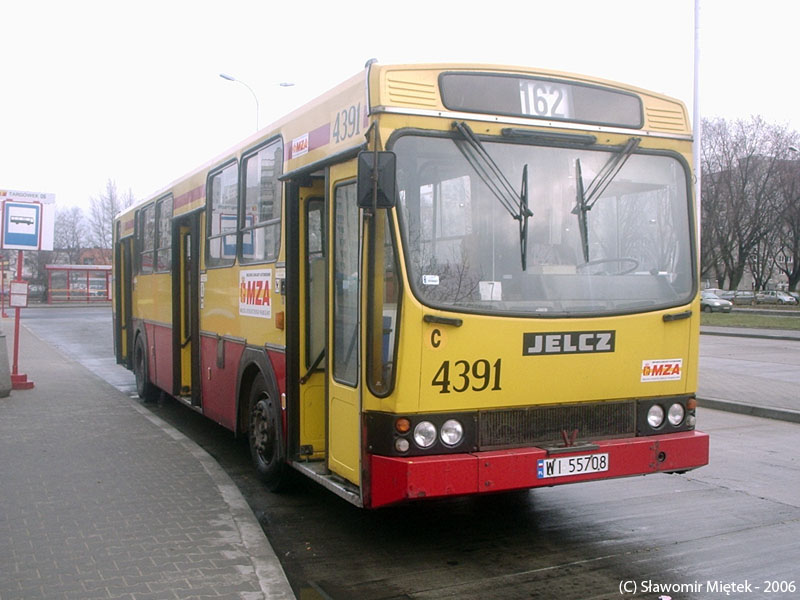 4391
Ostatni dzień funkcjonowania zajezdni Chełmska
Słowa kluczowe: 120MM/1 4391 162 Targówek